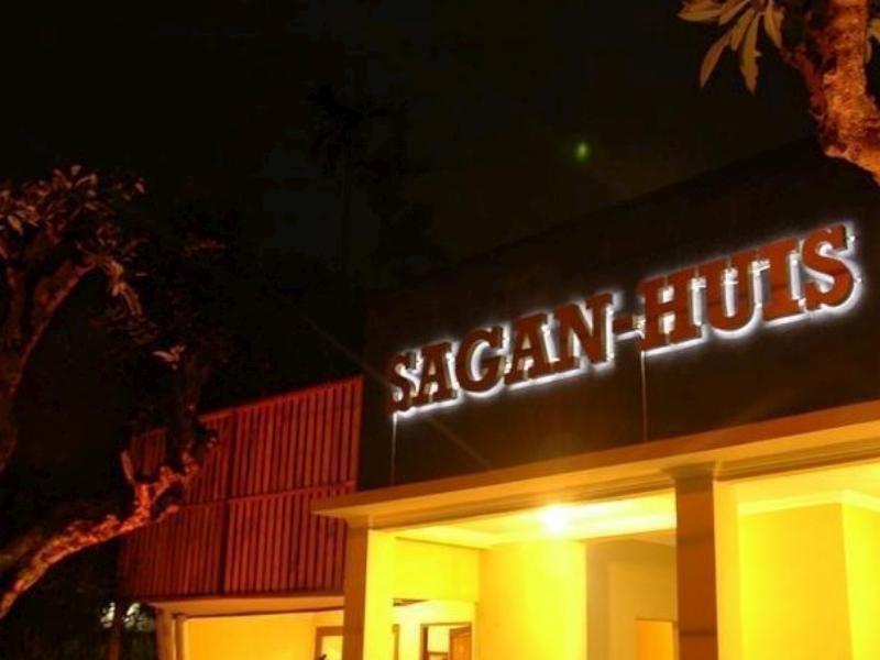 Sagan Huis Hotel Yogyakarta Exterior photo
